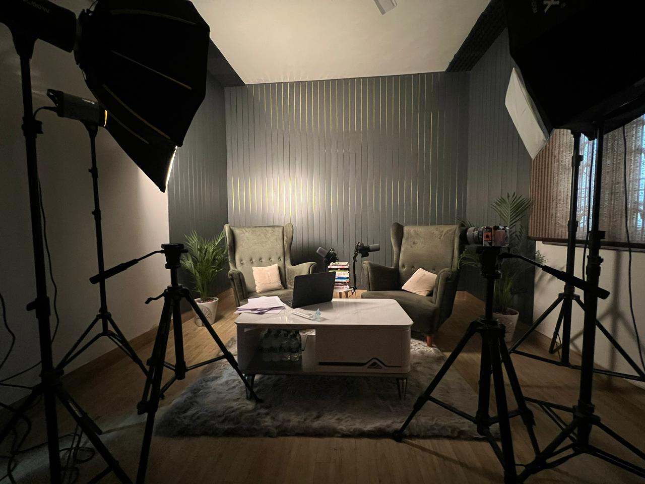 Podcast seating & coffee table